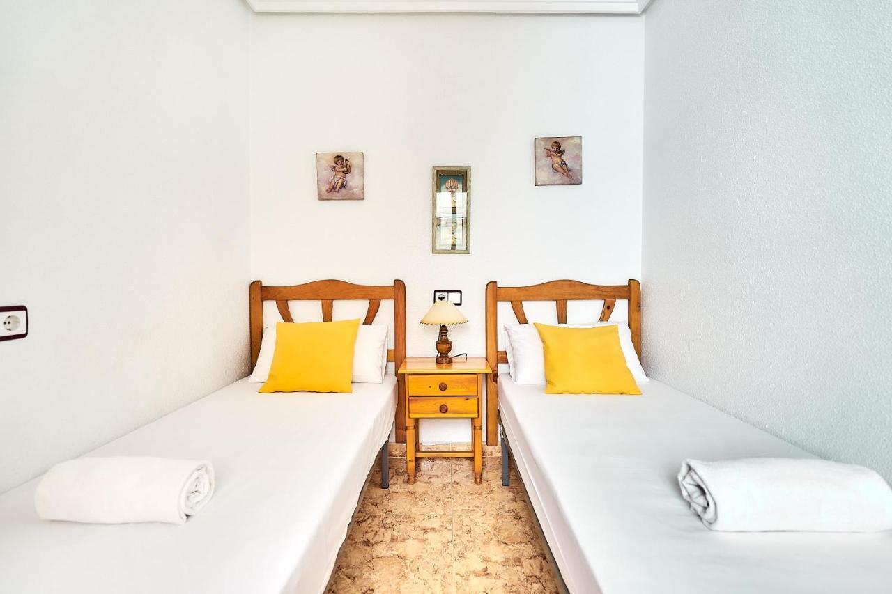Espanhouse David 2 Bedroom Apartment Torrevieja With Pool Luaran gambar