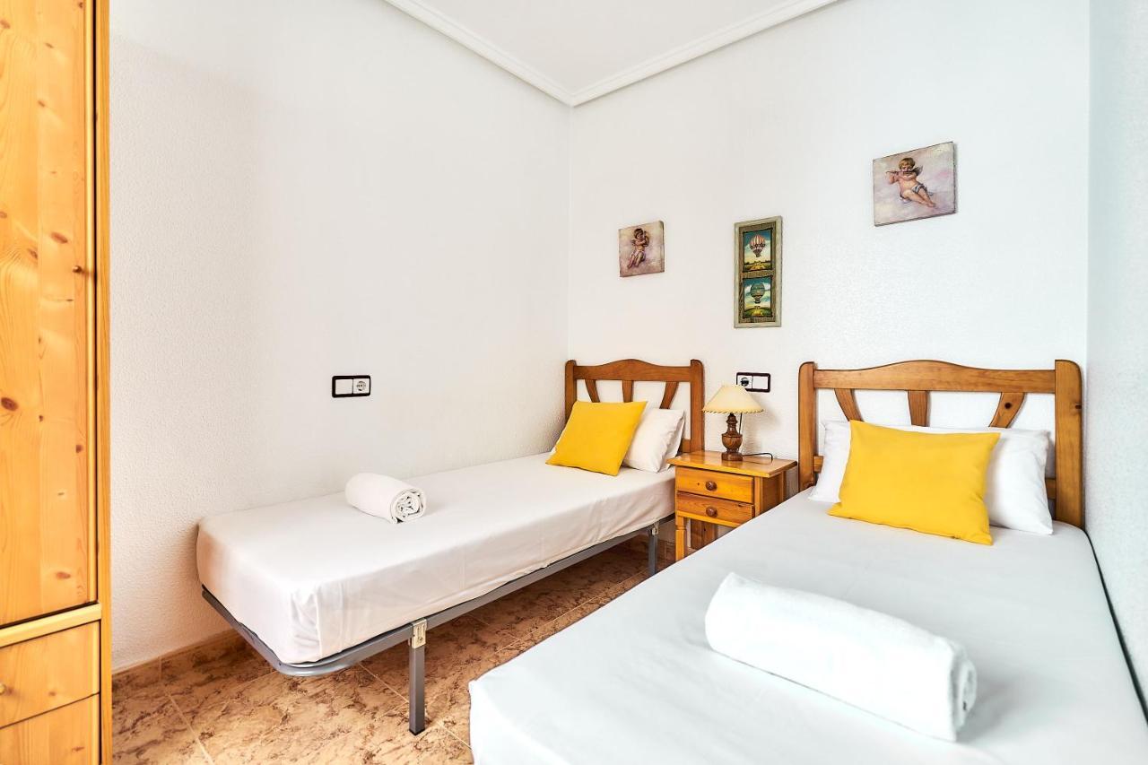 Espanhouse David 2 Bedroom Apartment Torrevieja With Pool Luaran gambar