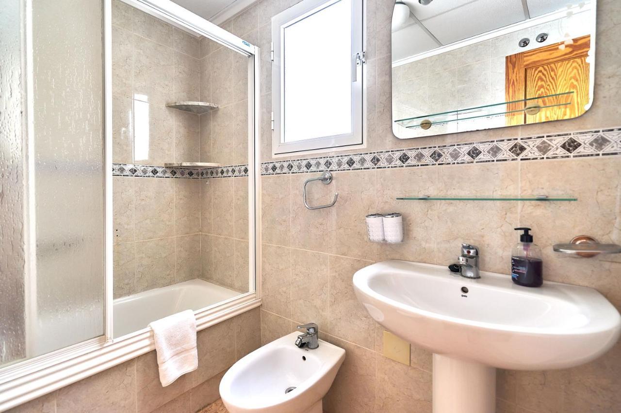 Espanhouse David 2 Bedroom Apartment Torrevieja With Pool Luaran gambar